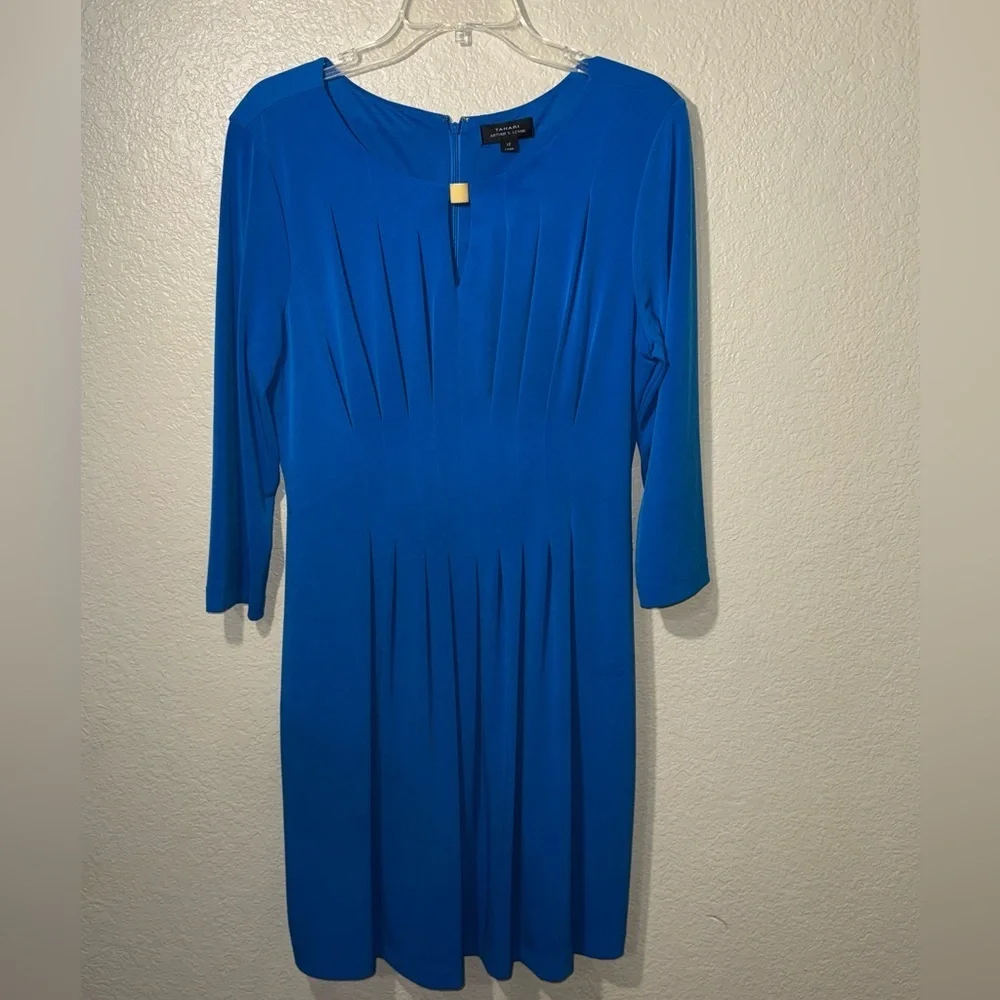 Tahari Arthur S Levine Pleated Dress Women’s 12 Blue 3/4 Sleeve Keyhole Midi